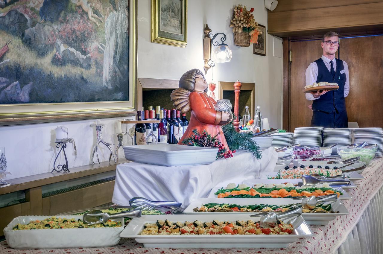 Hotel Europa Madonna di Campiglio Bagian luar foto
