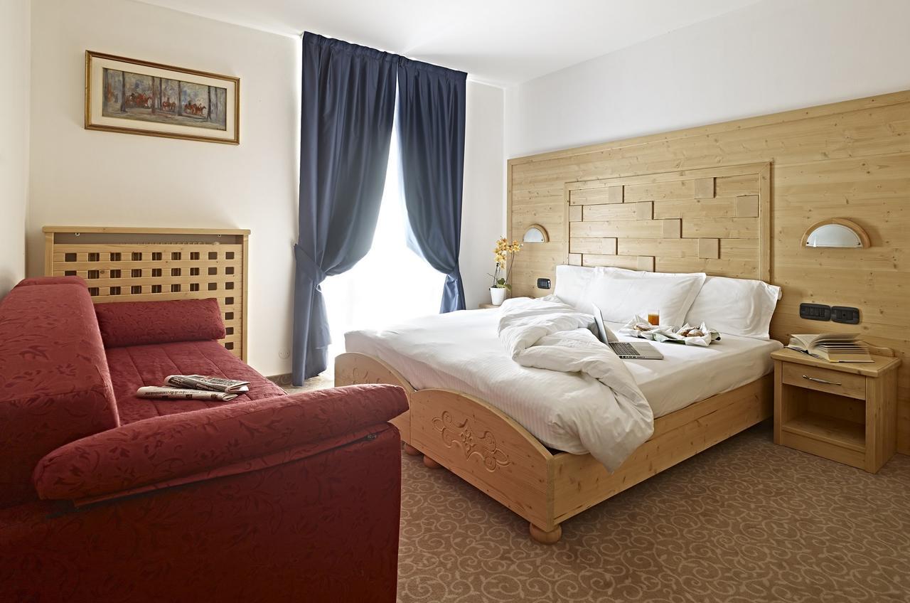 Hotel Europa Madonna di Campiglio Bagian luar foto