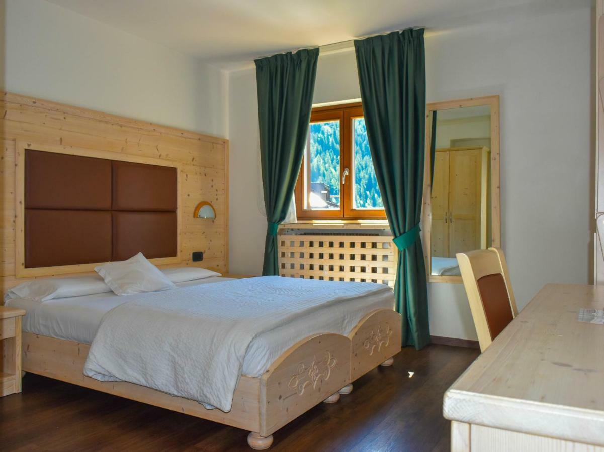 Hotel Europa Madonna di Campiglio Bagian luar foto